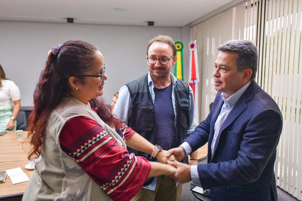 Governo do Amazonas e Unicef estudam medidas para conter impactos das mudanças climáticas na saúde de crianças