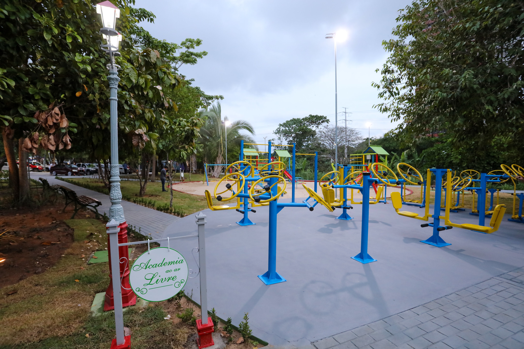 Prefeito entrega etapa do parque dos Bilhares e resgata espaço para população voltar a frequentar com segurança