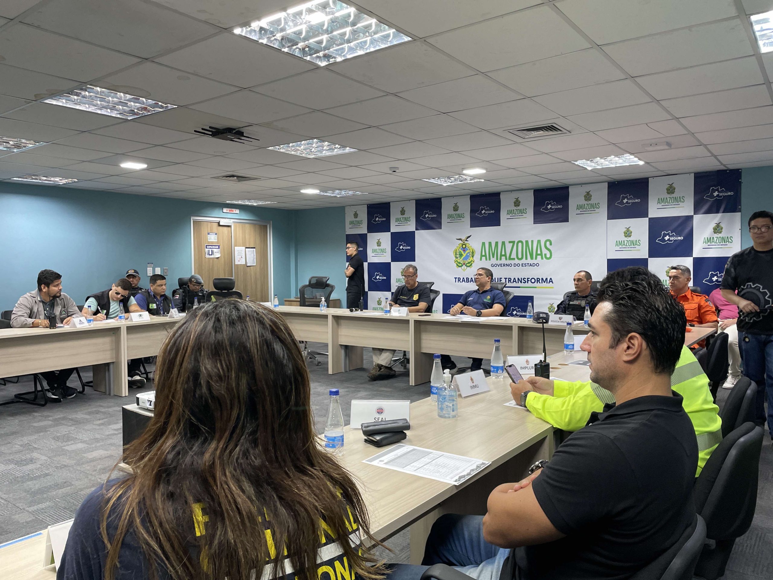 Cinco estabelecimentos do ramo de sucatas são autuados nesta quinta-feira nas zonas sul e centro-sul de Manaus