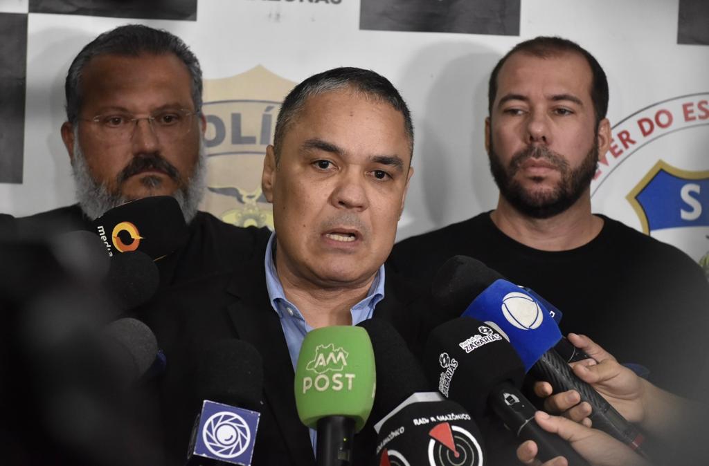 Trio é preso por invadir e roubar convidados em festa de casamento no bairro Flores