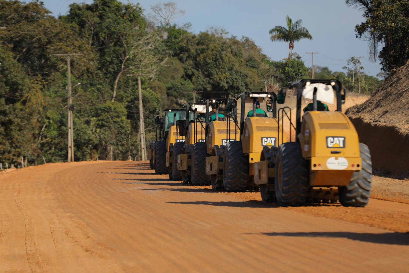 Em 2023, Governo do Amazonas investiu R$ 3,4 bilhões em obras e gerou mais de 52 mil empregos