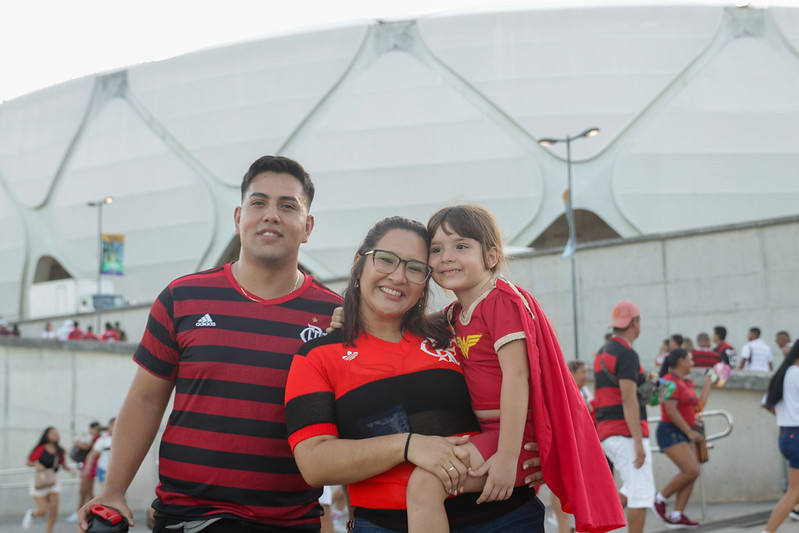 Torcedores amazonenses comemoram jogo entre Flamengo e Audax-RJ na Arena da Amazônia