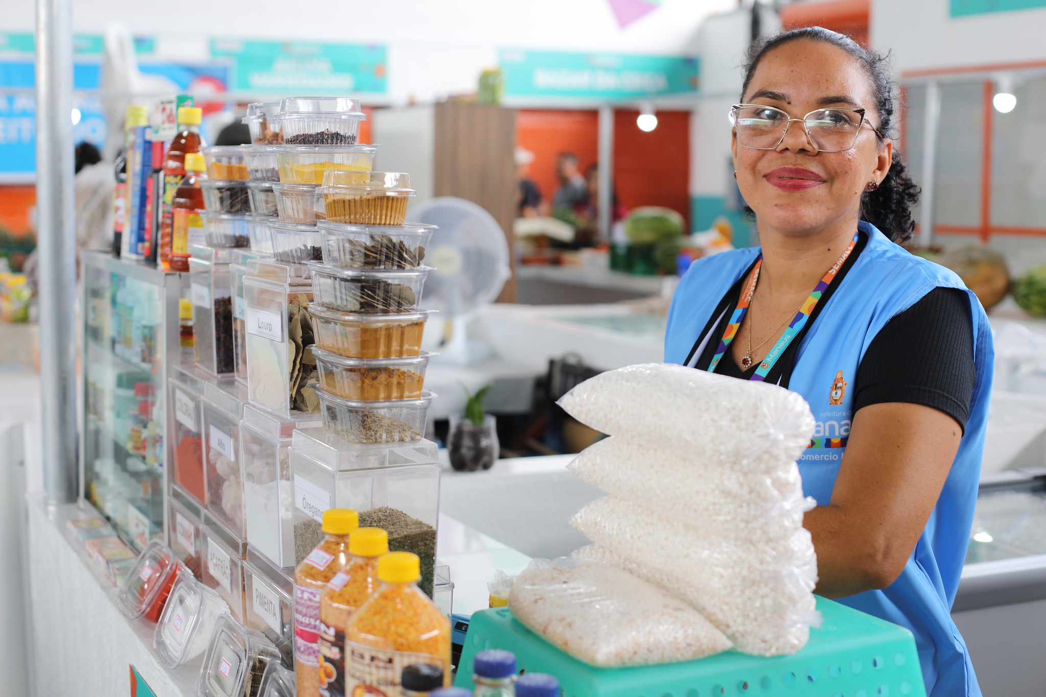 Após quase 30 anos sem reforma, prefeito entrega feira coberta do Alvorada 1 modernizada, segura e humanizada