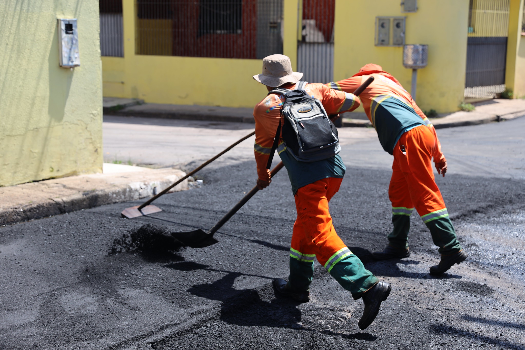 “É gratificante acompanhar o trabalho da prefeitura de restauração plena dessas vias no Lírio do Vale 2 e entregar a população a dignidade desse acesso dentro de um nível de qualidade elevadíssimo imprimido pela gestão do prefeito David Almeida