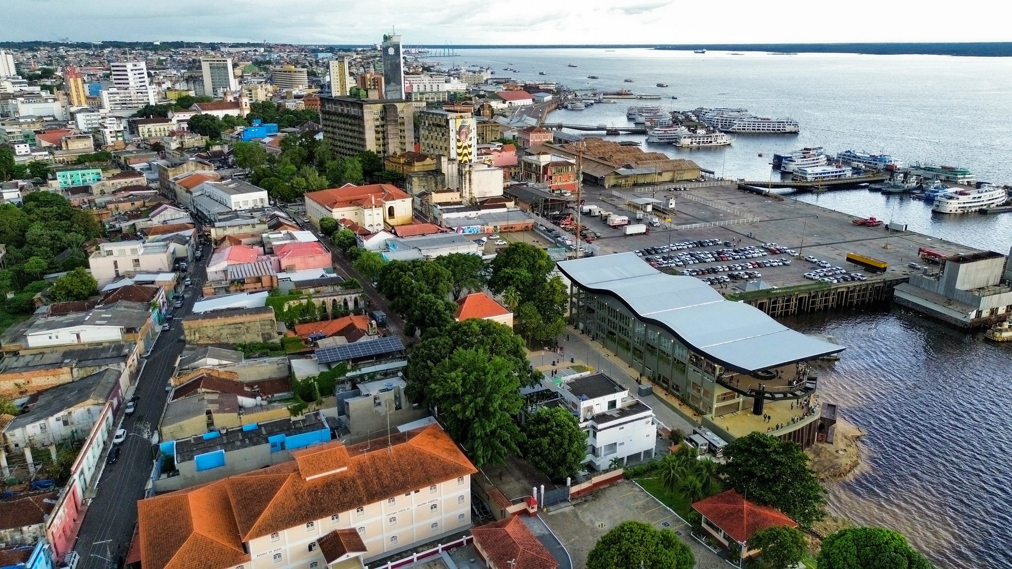 Inauguração do mirante Lúcia Almeida leva 9 mil pessoas ao Centro Histórico de Manaus
