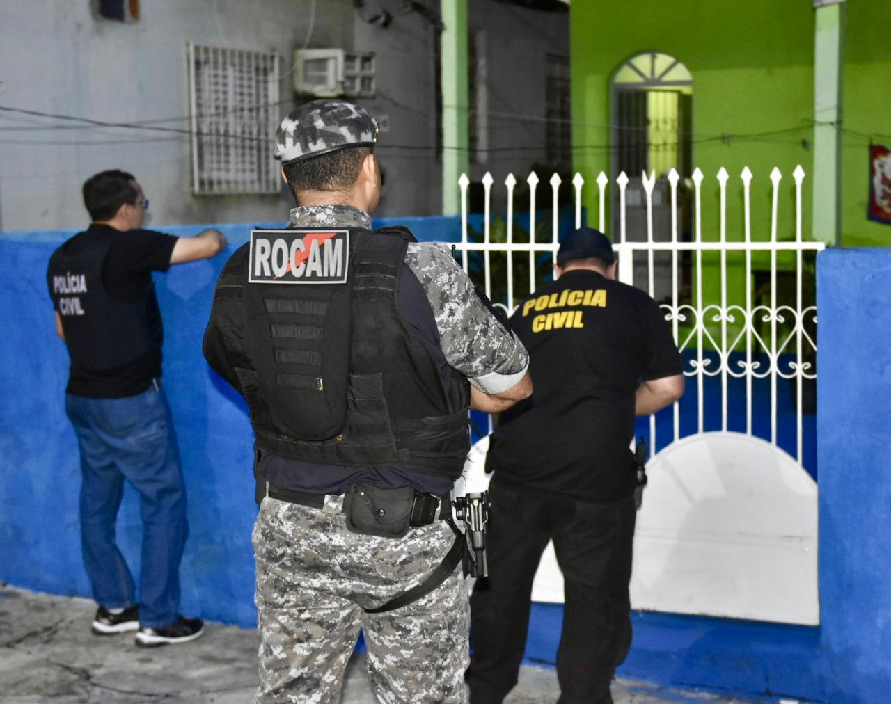 “Aproveito para reforçar e pedir o apoio da comunidade, dizer que pode contar conosco. Qualquer denúncia de suspeitas de crimes, ligue para o telefone 181, disque-denúncia da Secretaria de Estado de Segurança Pública (SSP-AM)”, ressaltou o major.