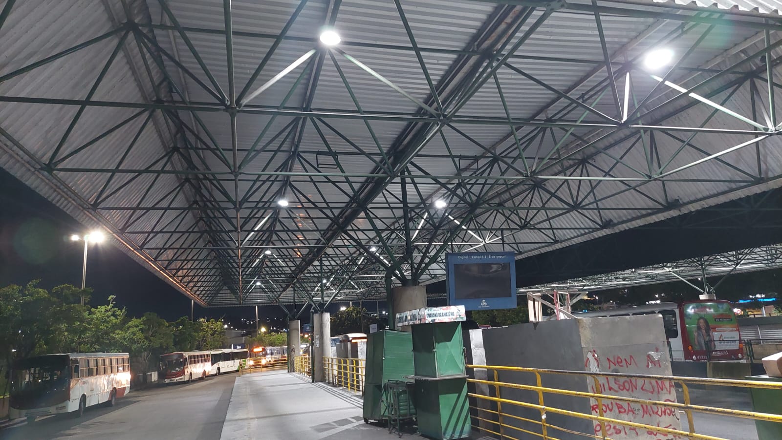 Prefeitura implanta iluminação de Led no T4 e garante segurança aos passageiros de ônibus