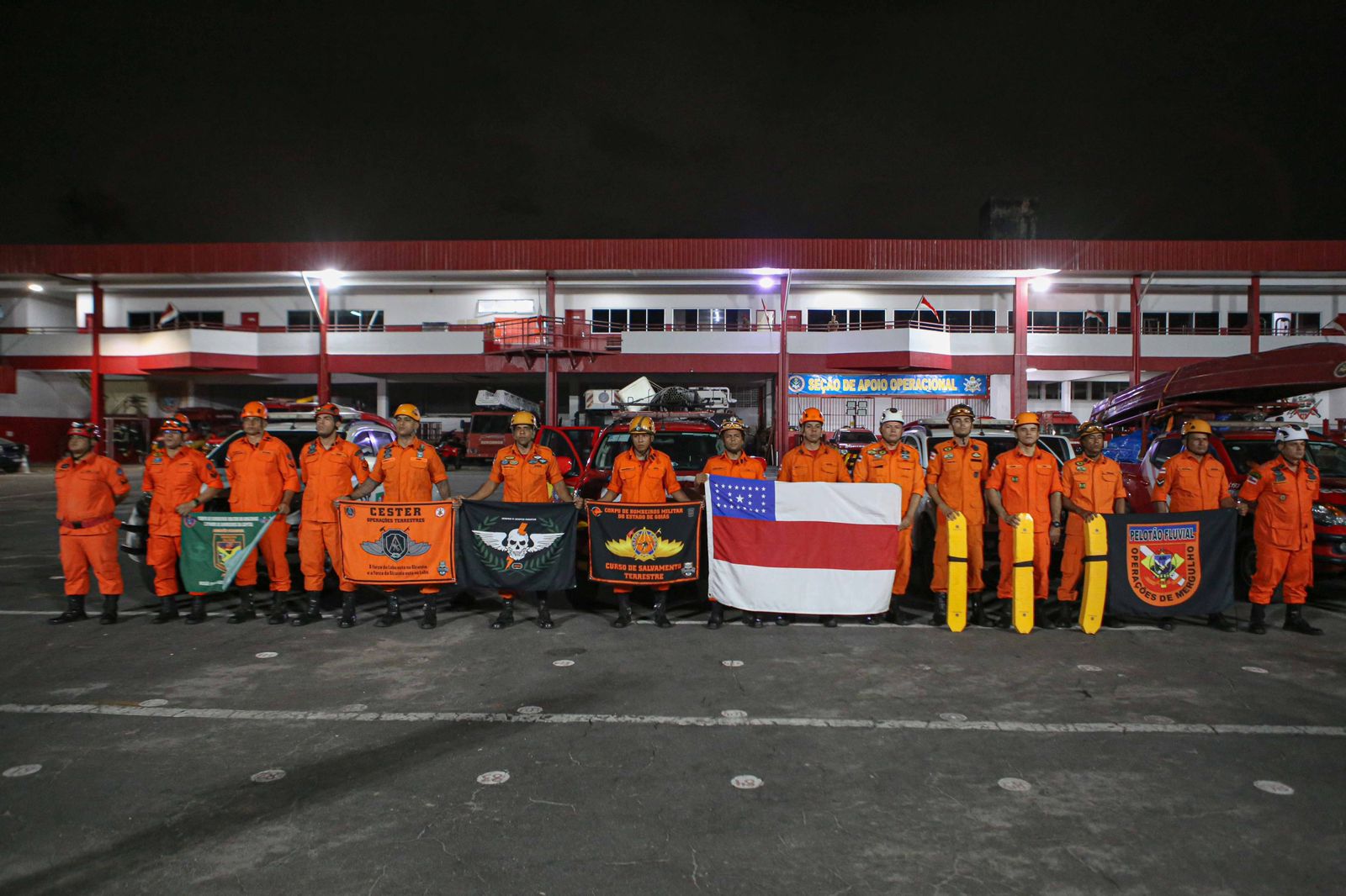 Bombeiros do Amazonas partem para ação de ajuda humanitária ao Rio Grande do Sul