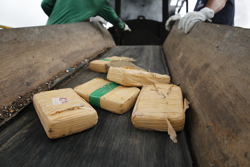 Ano passadoAo longo de todo o ano de 2023, a integração das Forças de Segurança resultou na retirada de mais de 28 toneladas de drogas das mãos das organizações criminosas. O quantitativo, de acordo com levantamento realizado pelo Centro Integrado de Estatística de Segurança (Ciesp), mostra que o Amazonas apreendeu mais entorpecentes que a soma das apreensões registradas de todos os demais estados da Região Norte.