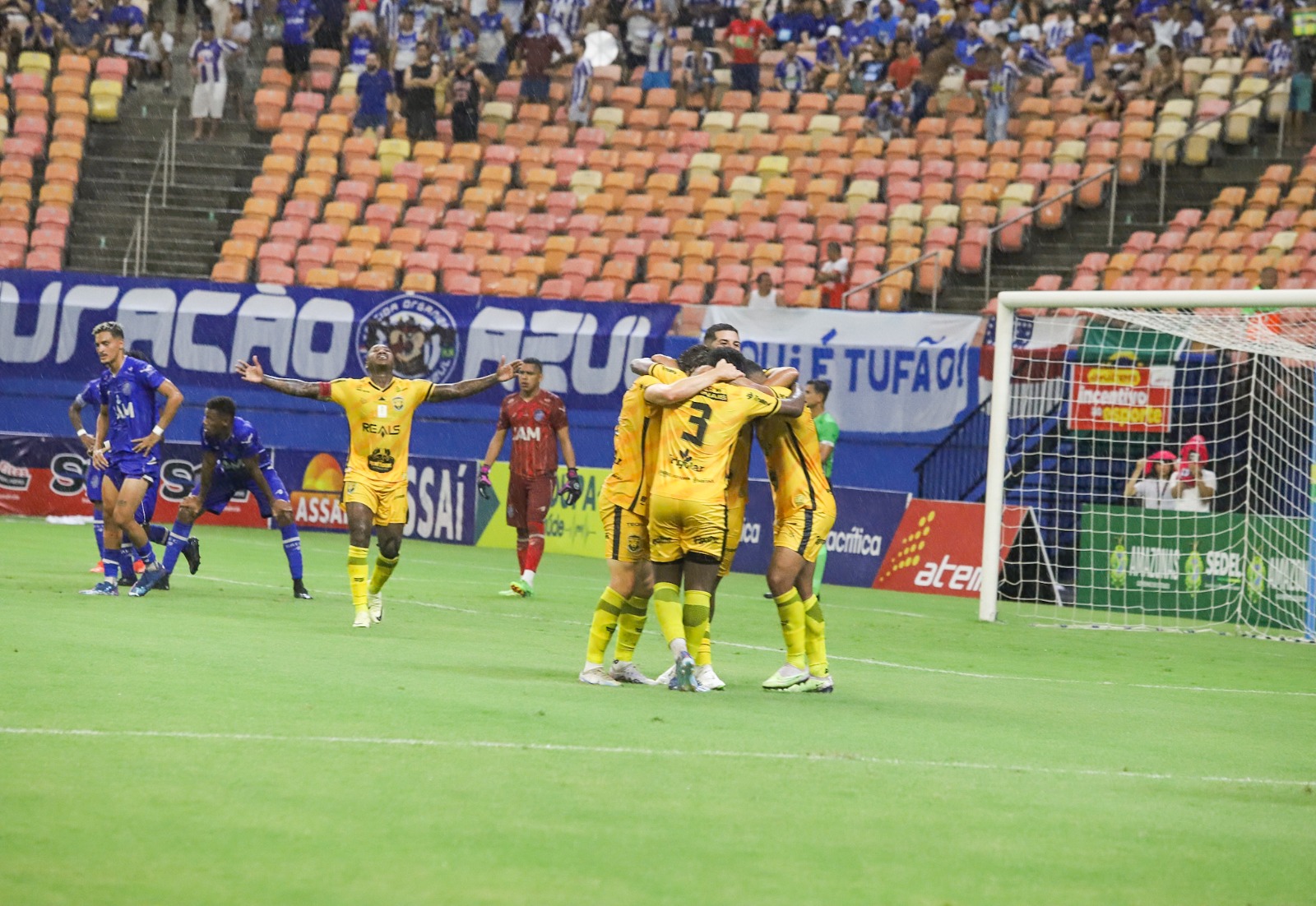 Após 10 anos a Arena da Amazônia recebe Santos FC de Pelé em confronto com Amazonas FC