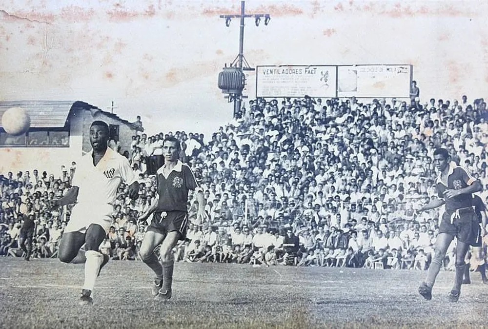 Após 10 anos a Arena da Amazônia recebe Santos FC de Pelé em confronto com Amazonas FC