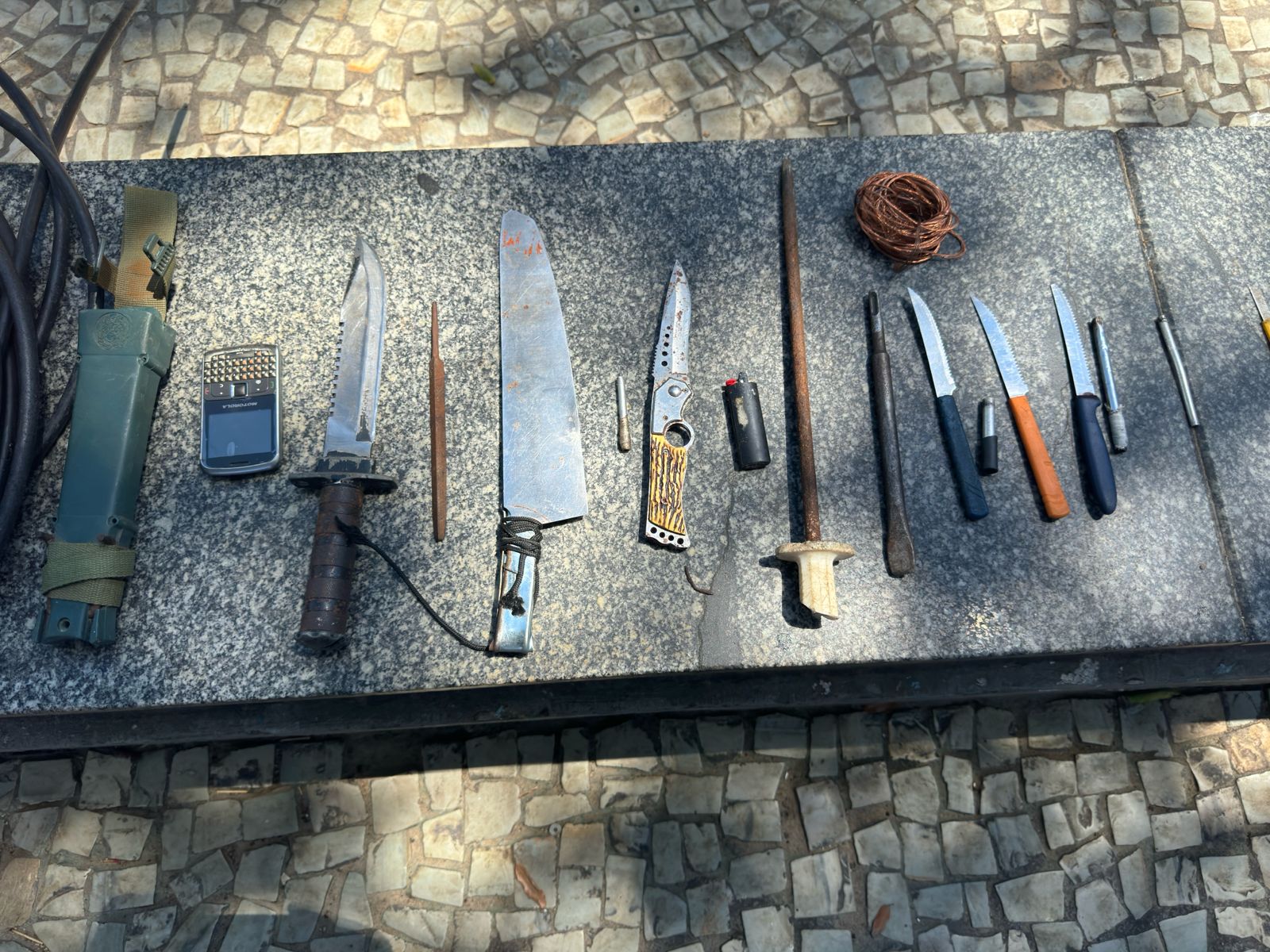 PMAM deflagra operação Choque de Ordem em praça no Centro de Manaus