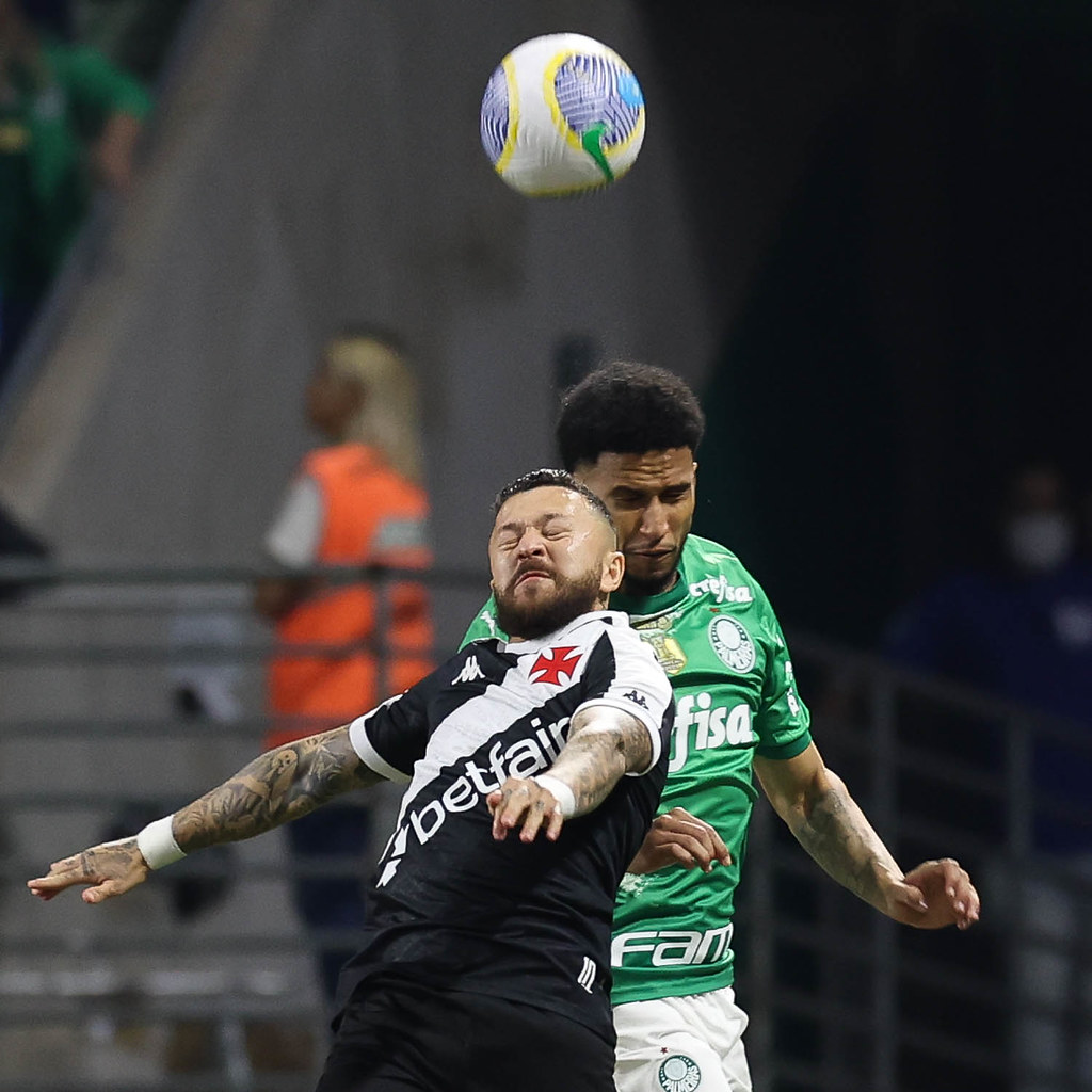 Palmeiras vence Vasco e alcança 11 jogos sem derrota para o rival carioca