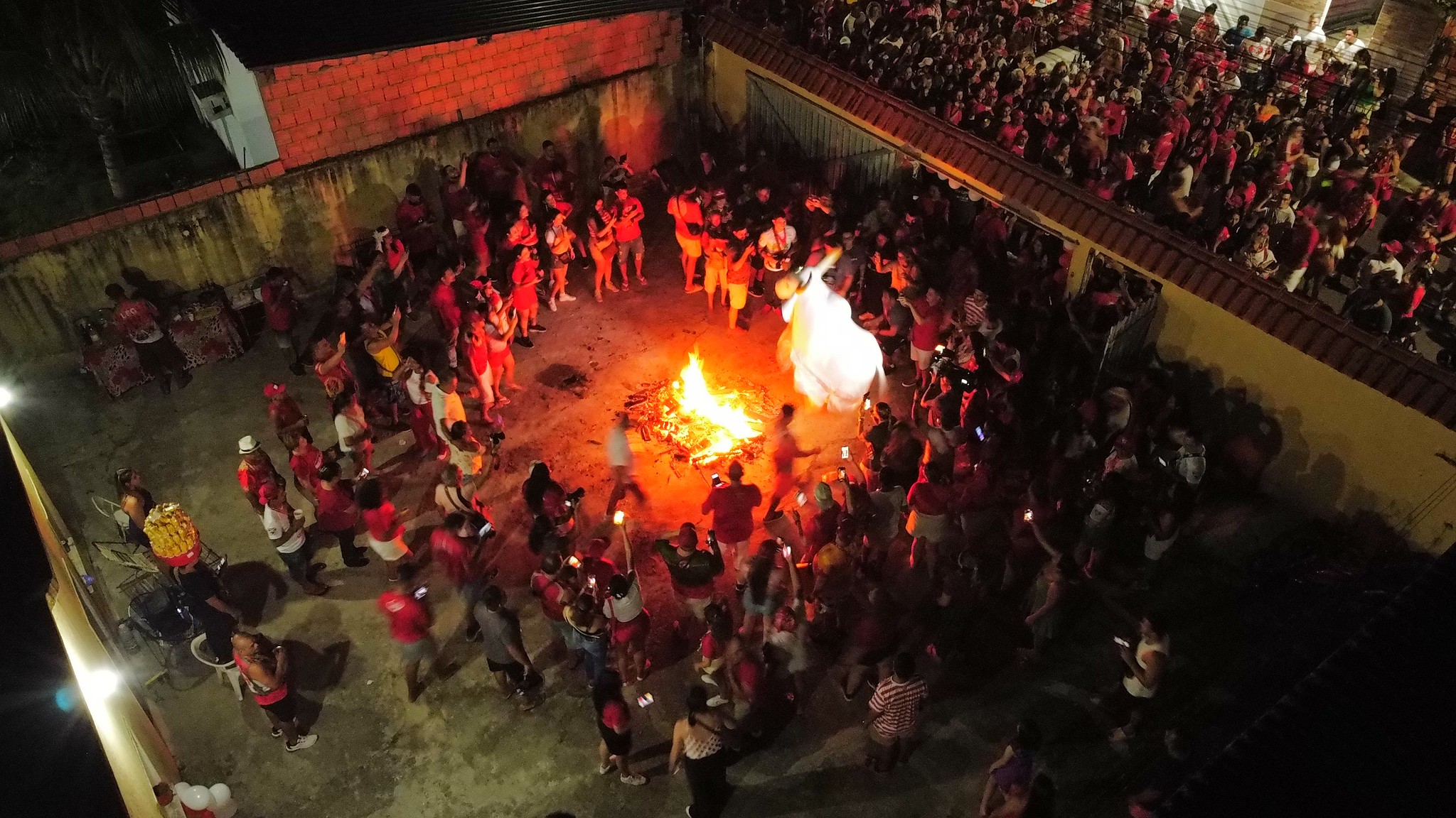 Tradicional Ladainha do Boi Garantido atrai multidão para cumprir a promessa do fundador e aniversário do bumbá