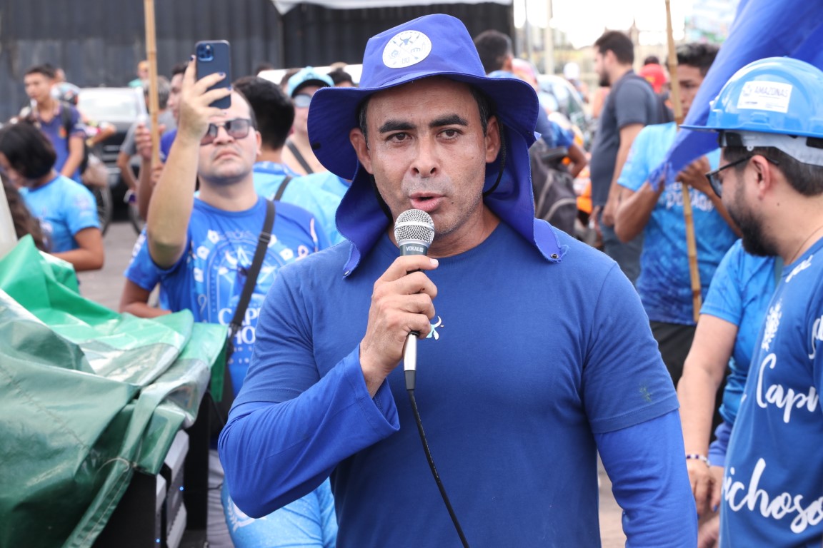 Boi Caprichoso começa transporte de alegorias para concentração no Bumbódromo