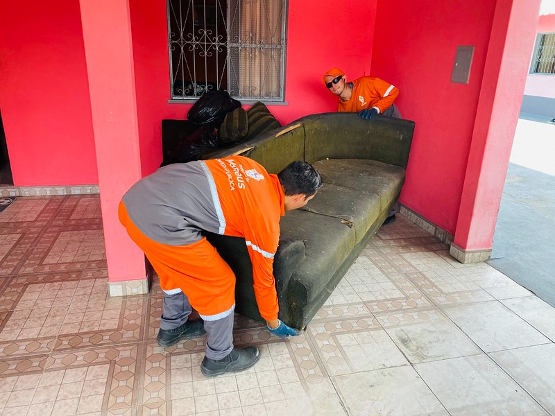 Serviço 'Coleta Agendada' recolhe mais de 58 mil grandes objetos e impede descarte irregular em Manaus