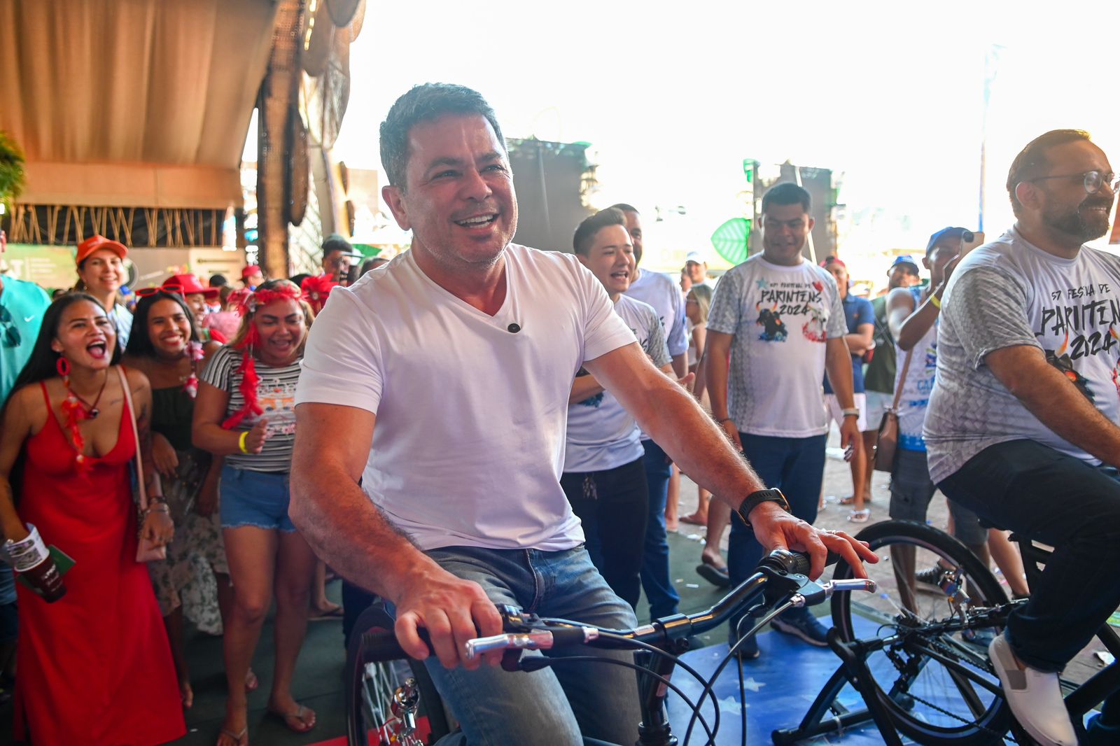 Disputa do bumbá que mais gera energia limpa mobiliza torcidas no Turistódromo