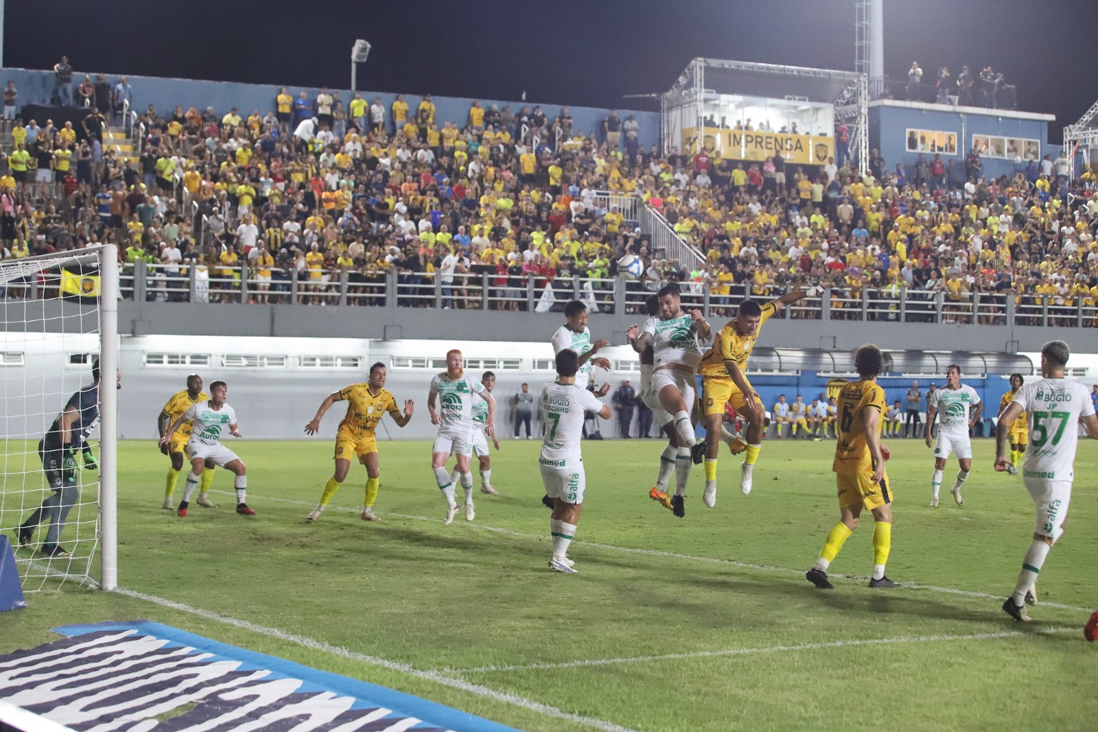 Estádio Carlos Zamith recebe encerramento da 12ª rodada da Série B   