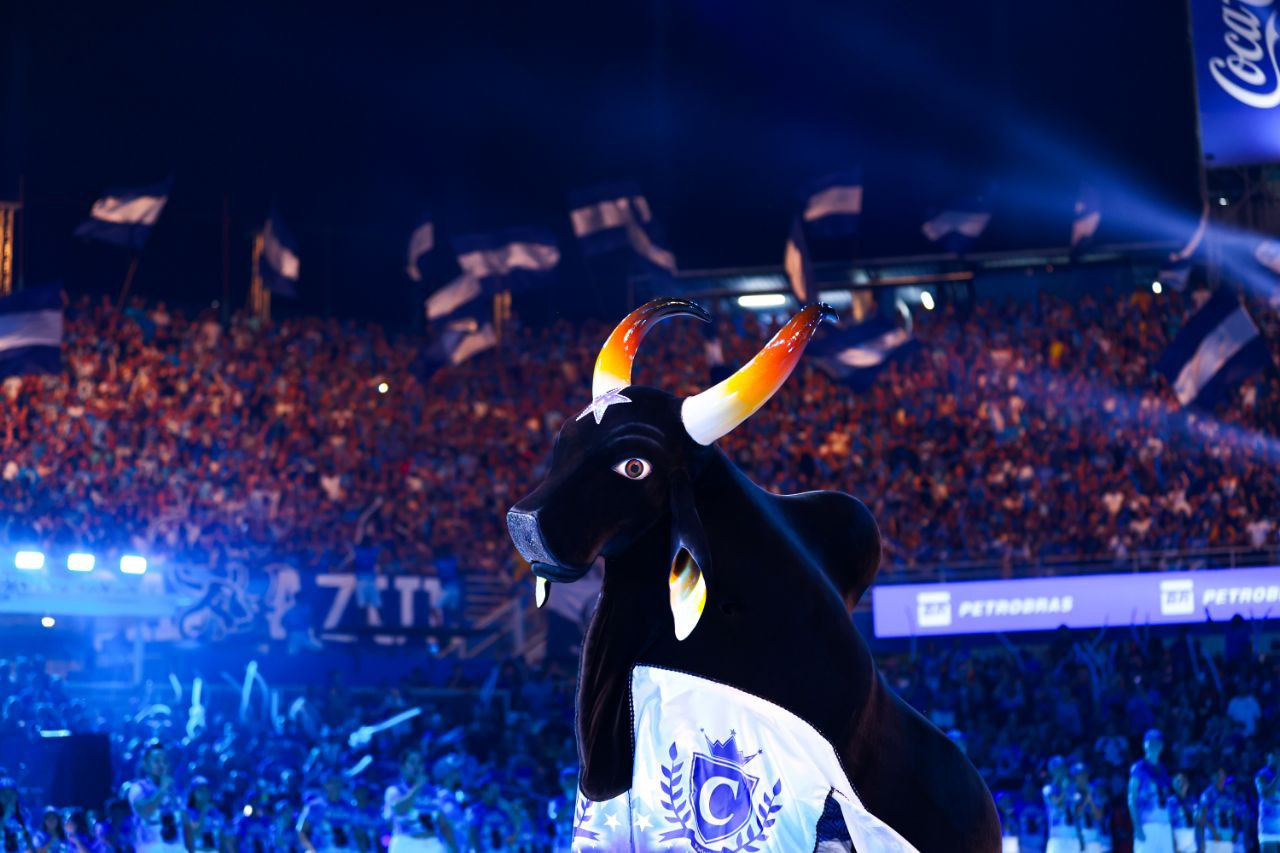 Caprichoso faz ensaio técnico com a presença da galera no Bumbódromo