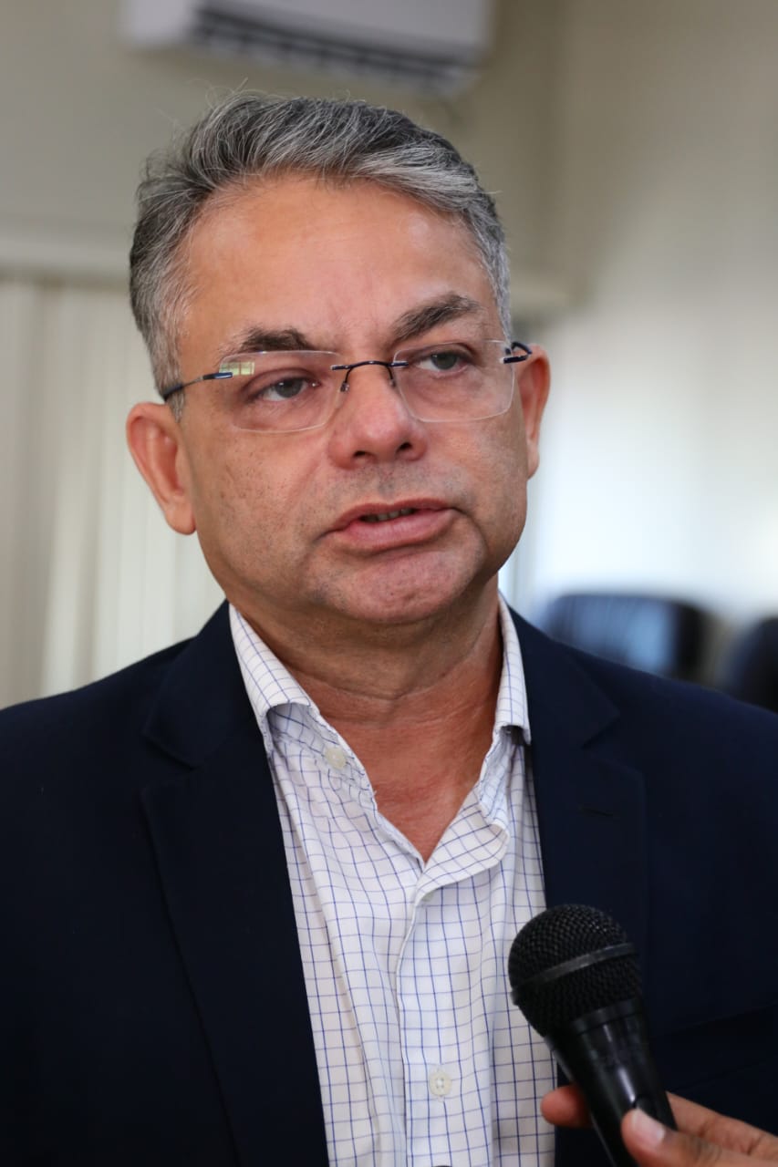 Wilson Lima anuncia licenças prévias para instalação de portos provisórios no Amazonas durante a estiagem