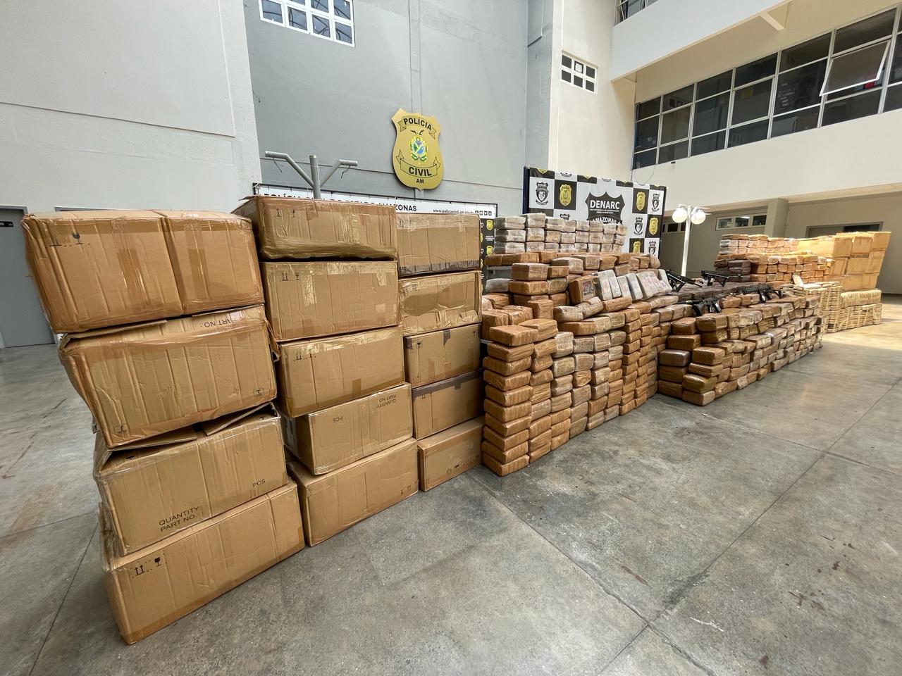 “Esses números demonstram a forte atuação da Polícia Civil no combate à criminalidade. A grande quantidade de drogas apreendidas evidencia o comprometimento e a eficácia das forças policiais no combate ao tráfico de drogas. O Governo do Estado tem dado todo o suporte à Polícia Civil com investimentos significativos, visando fortalecer a segurança pública e combater firmemente o crime organizado”
