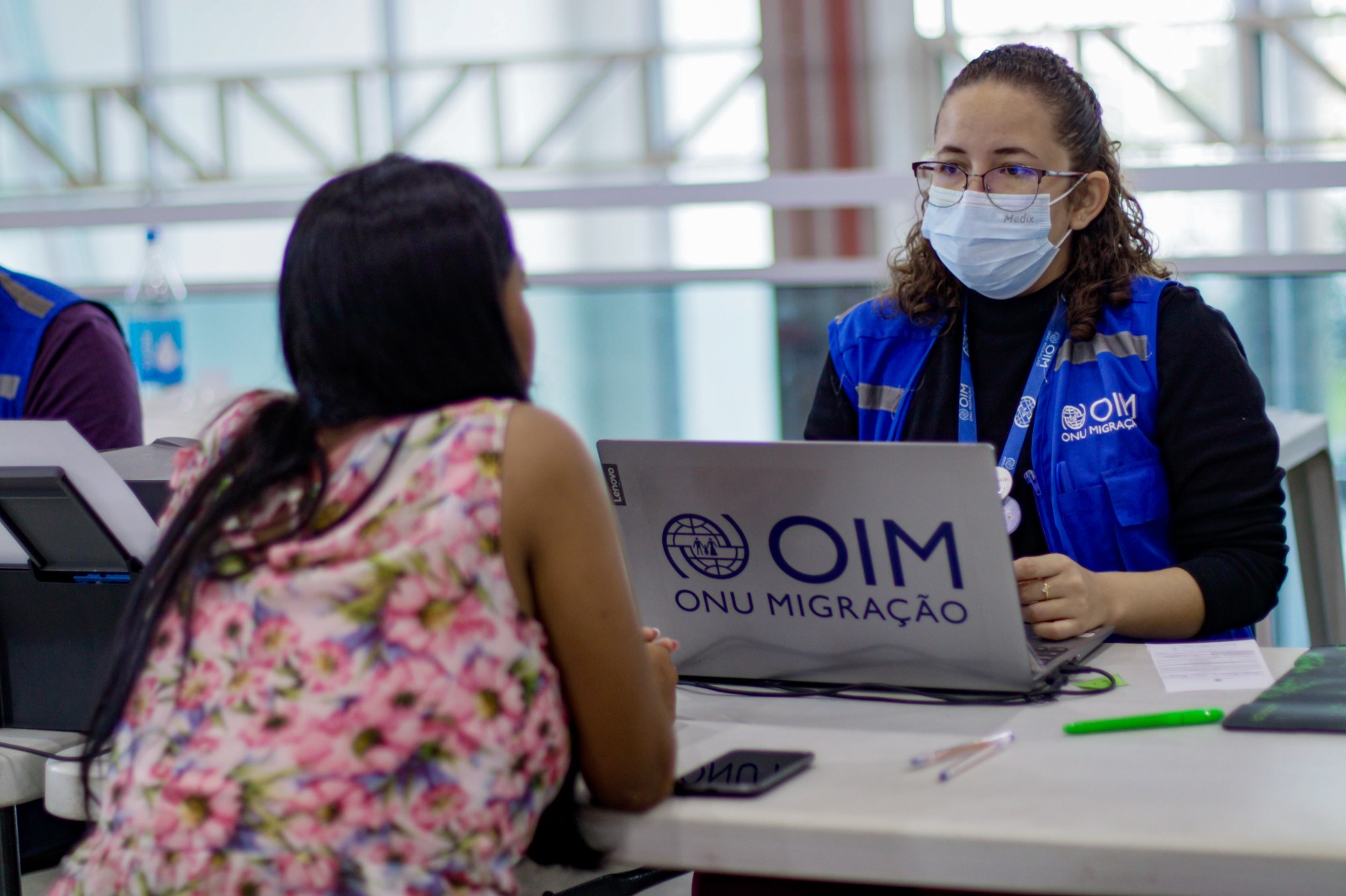 Em mutirão promovido pelo Governo do Amazonas, migrantes e refugiados podem emitir documentos até sábado