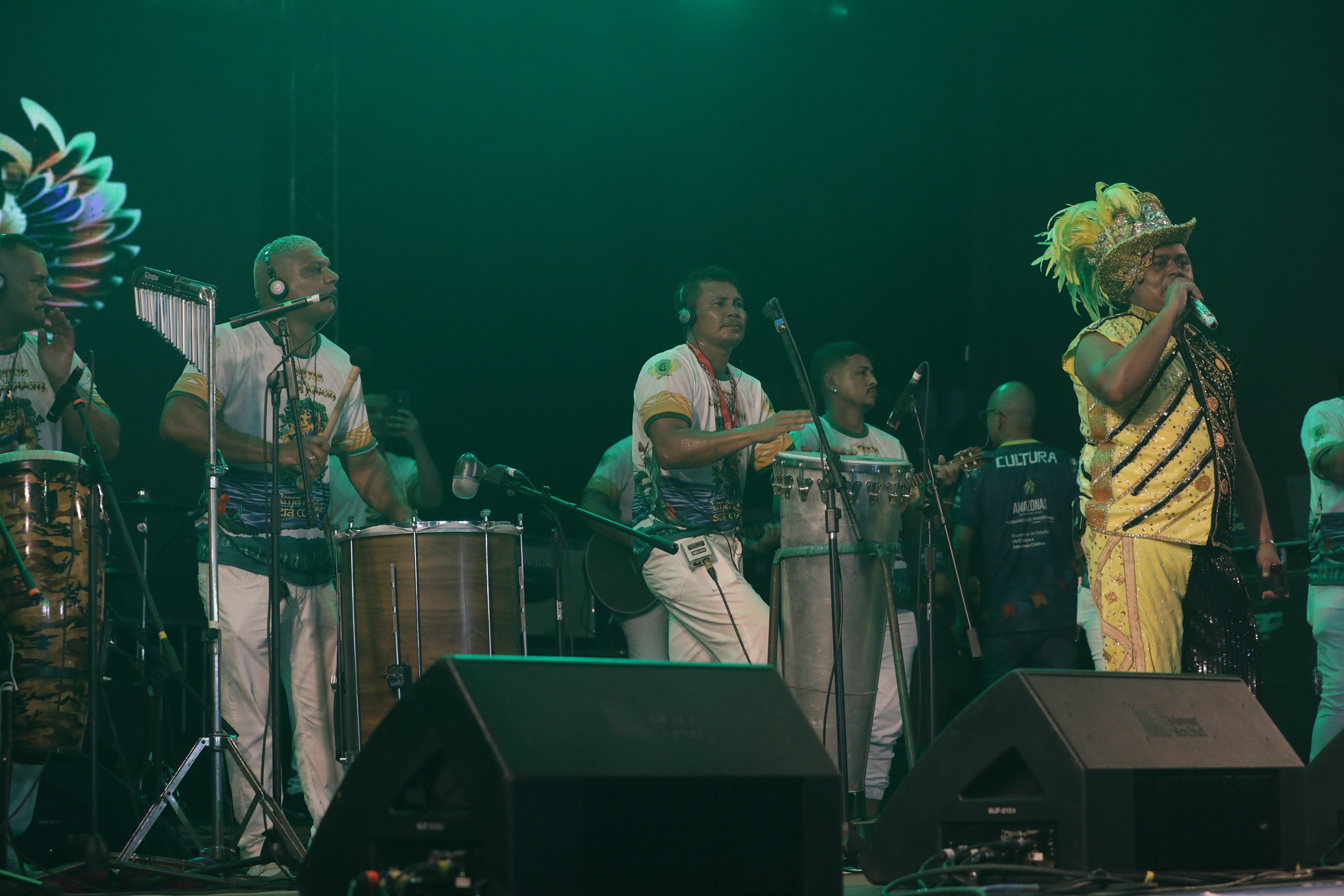 Festival Folclórico do Amazonas fomenta setor musical com danças em apresentações com música ao vivo