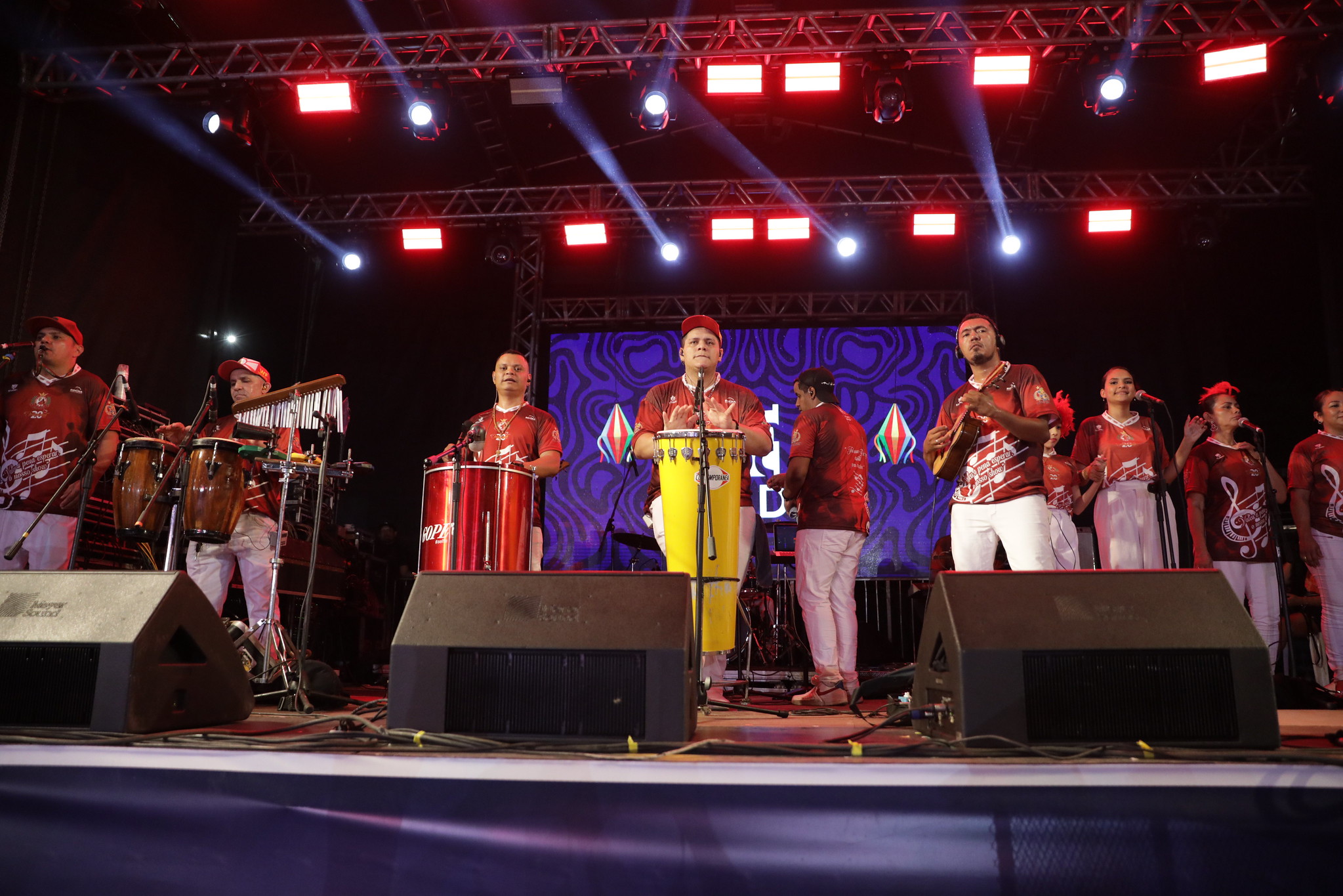 Festival Folclórico do Amazonas fomenta setor musical com danças em apresentações com música ao vivo
