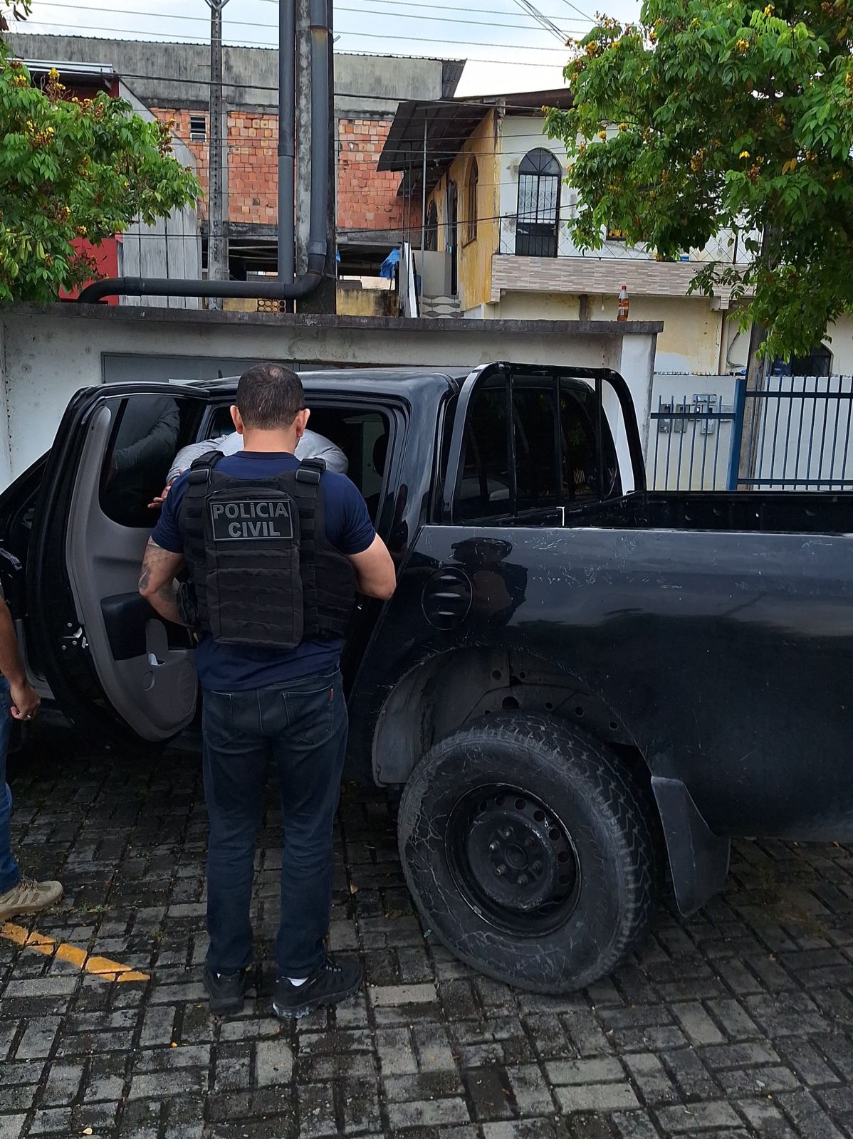Polícias Civil e Militar prendem homem envolvido em cerca de 12 roubos a ônibus do transporte coletivo em Manaus