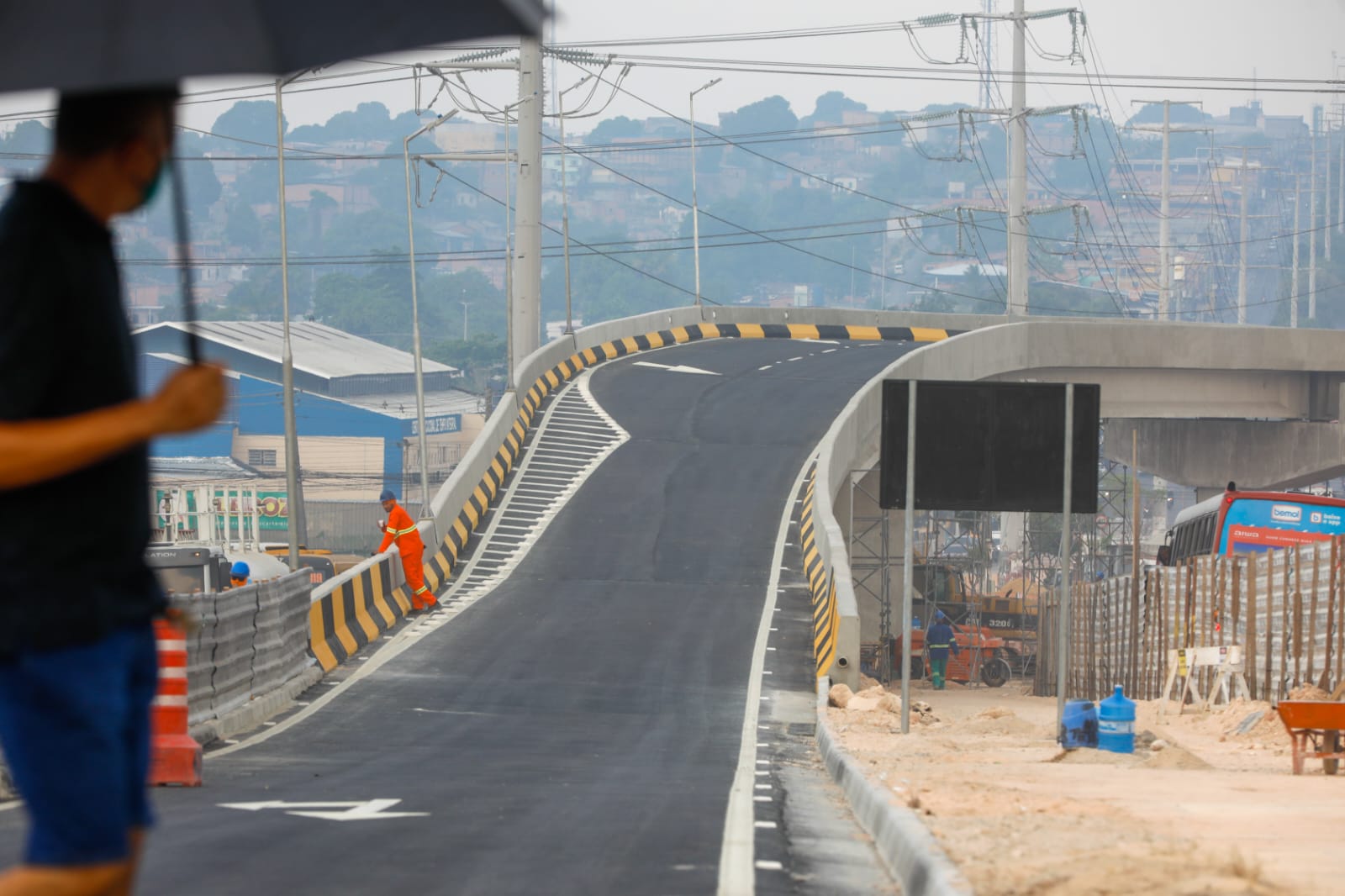 Complexo viário Rei Pelé, construído com recursos do Governo do Amazonas, tem alça liberada para tráfego de veículos, na zona leste