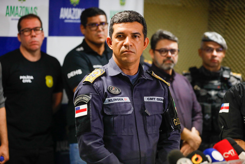 Força integrada: PC-AM, PMAM e Seai prende, em menos de 36h, suspeito da morte de jovem grávidaTambém foram presos os suspeitos do homicídio de Gabriel Rhavi, de 11 anos
Em menos de 36 horas, a força integrada formada pela Polícia Civil do Amazonas (PC-AM), a Polícia Militar do Amazonas (PMAM) e a Secretaria de Inteligência (Seai), prendeu nesta sexta-feira (13/09) o suspeito da morte de Eliana Rodrigues, de 24 anos, que estava grávida e foi assassinada no bairro o da Glória, zona oeste de Manaus. Também foram presos os suspeitos do homicídio de Gabriel Rhavi, de 11 anos, no último sábado (07/09), na comunidade Val Paraíso, zona leste.