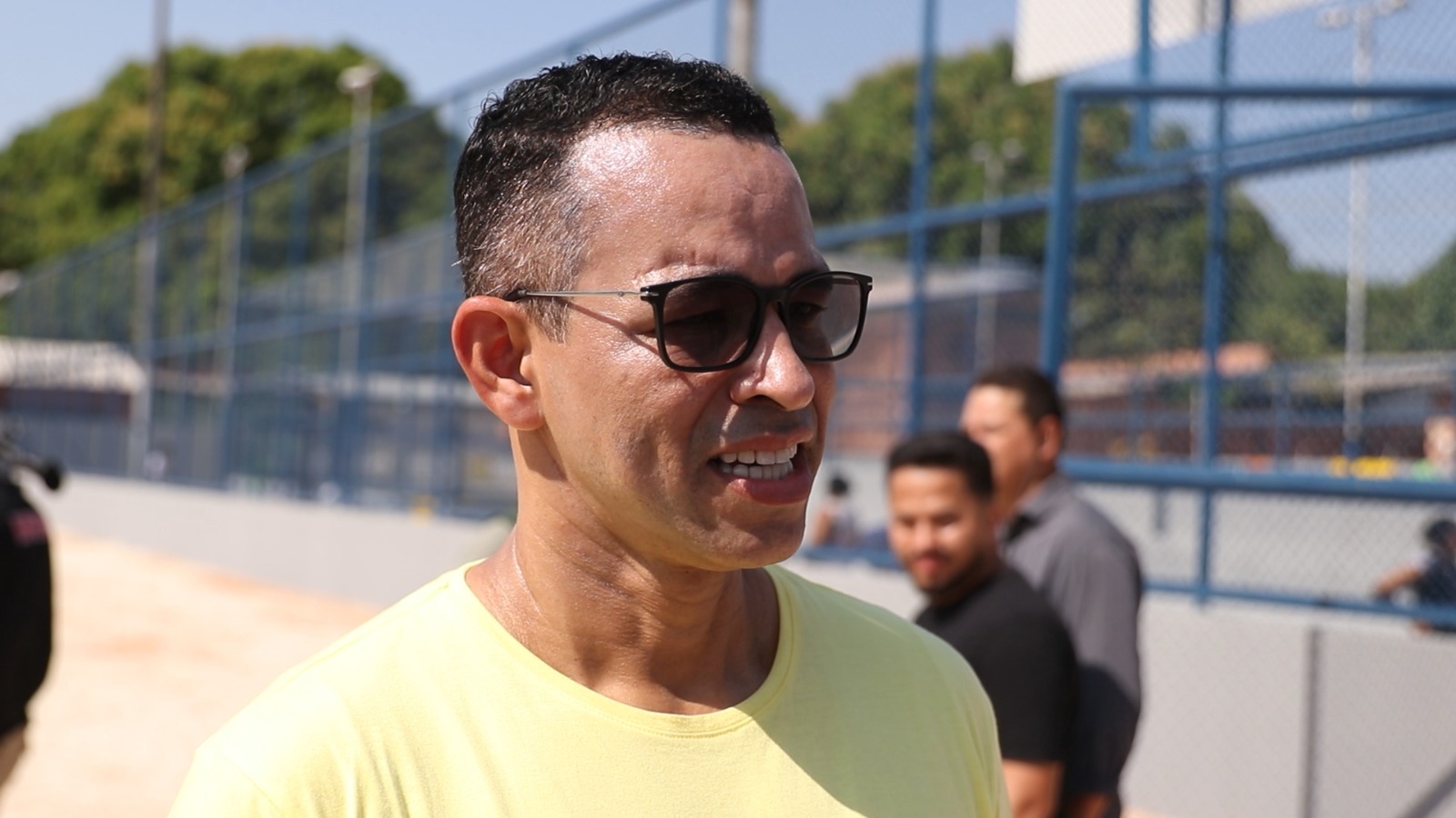 Governador Wilson Lima entrega quadra revitalizada na comunidade Jesus Me Deu, zona norte de Manaus