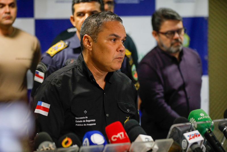 Força integrada: PC-AM, PMAM e Seai prende, em menos de 36h, suspeito da morte de jovem grávidaTambém foram presos os suspeitos do homicídio de Gabriel Rhavi, de 11 anos
Em menos de 36 horas, a força integrada formada pela Polícia Civil do Amazonas (PC-AM), a Polícia Militar do Amazonas (PMAM) e a Secretaria de Inteligência (Seai), prendeu nesta sexta-feira (13/09) o suspeito da morte de Eliana Rodrigues, de 24 anos, que estava grávida e foi assassinada no bairro o da Glória, zona oeste de Manaus. Também foram presos os suspeitos do homicídio de Gabriel Rhavi, de 11 anos, no último sábado (07/09), na comunidade Val Paraíso, zona leste.
