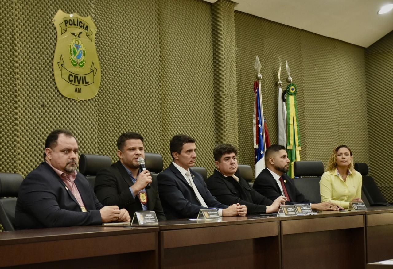 Polícia Civil realiza solenidade e empossa 19 novos policiais aprovados no concurso público