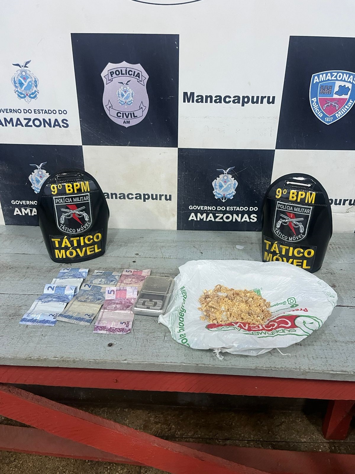 Polícia Militar do Amazonas prende seis homens por envolvimento com tráfico de drogas
