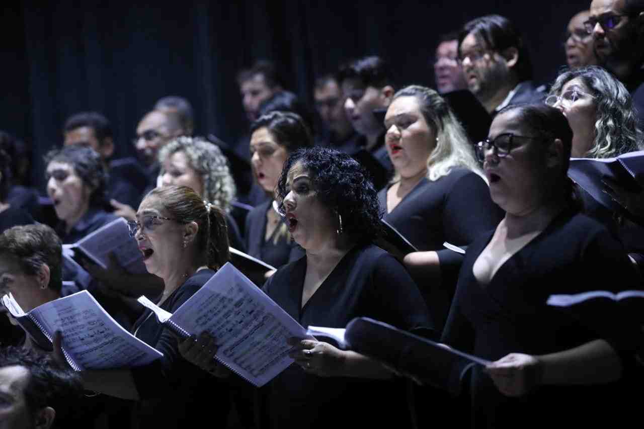Projeto ‘Vivência Cultural com os Corpos Artísticos do Amazonas’ leva música, dança e canto às escolas de rede pública