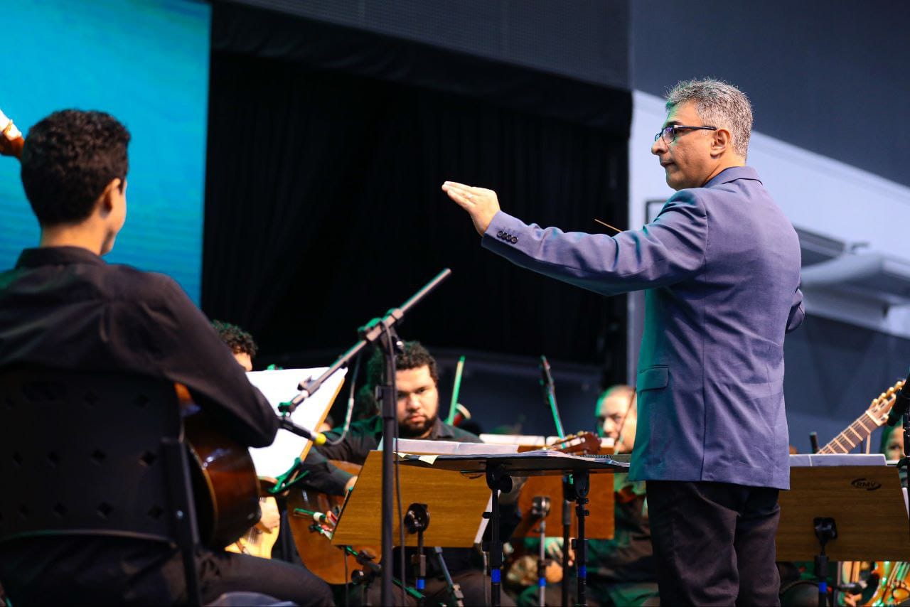 Orquestra de Violões do Amazonas apresenta espetáculo com pianista Carla Ruaro, de “Um Piano na Amazônia”