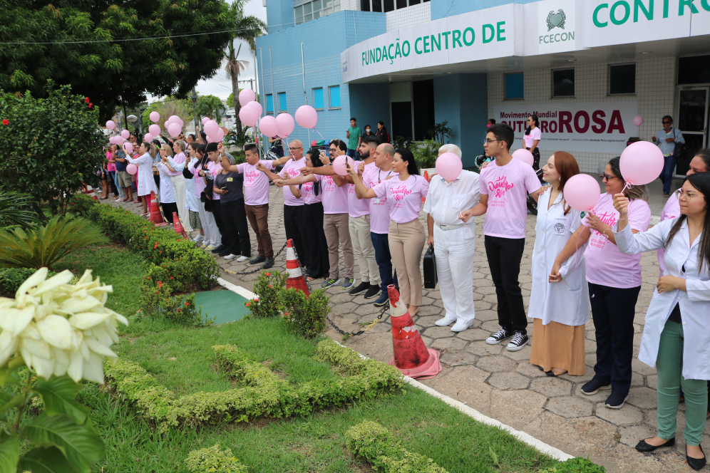 Outubro Rosa: FCecon promove Abraço Rosa