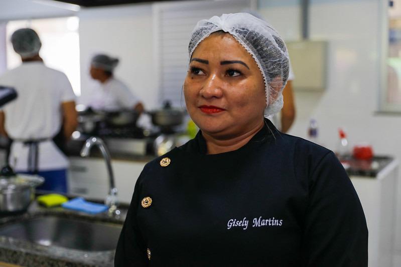 Governo do Amazonas já qualificou mais de 500 alunos para o mercado de trabalho com a Escola de Gastronomia Bernardo Ramos