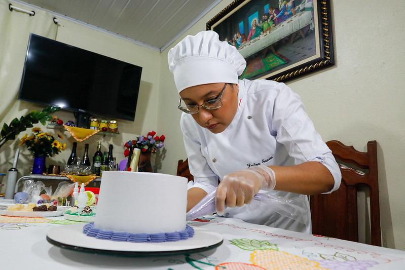 Governo do Amazonas já qualificou mais de 500 alunos para o mercado de trabalho com a Escola de Gastronomia Bernardo Ramos