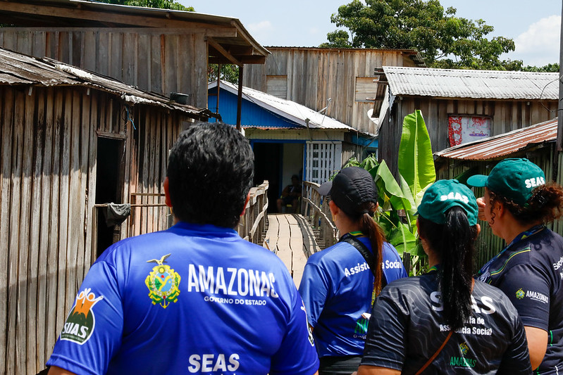 Governo do Amazonas presta auxílio às famílias vítimas do deslizamento e as que moram em áreas de risco em Manacapuru