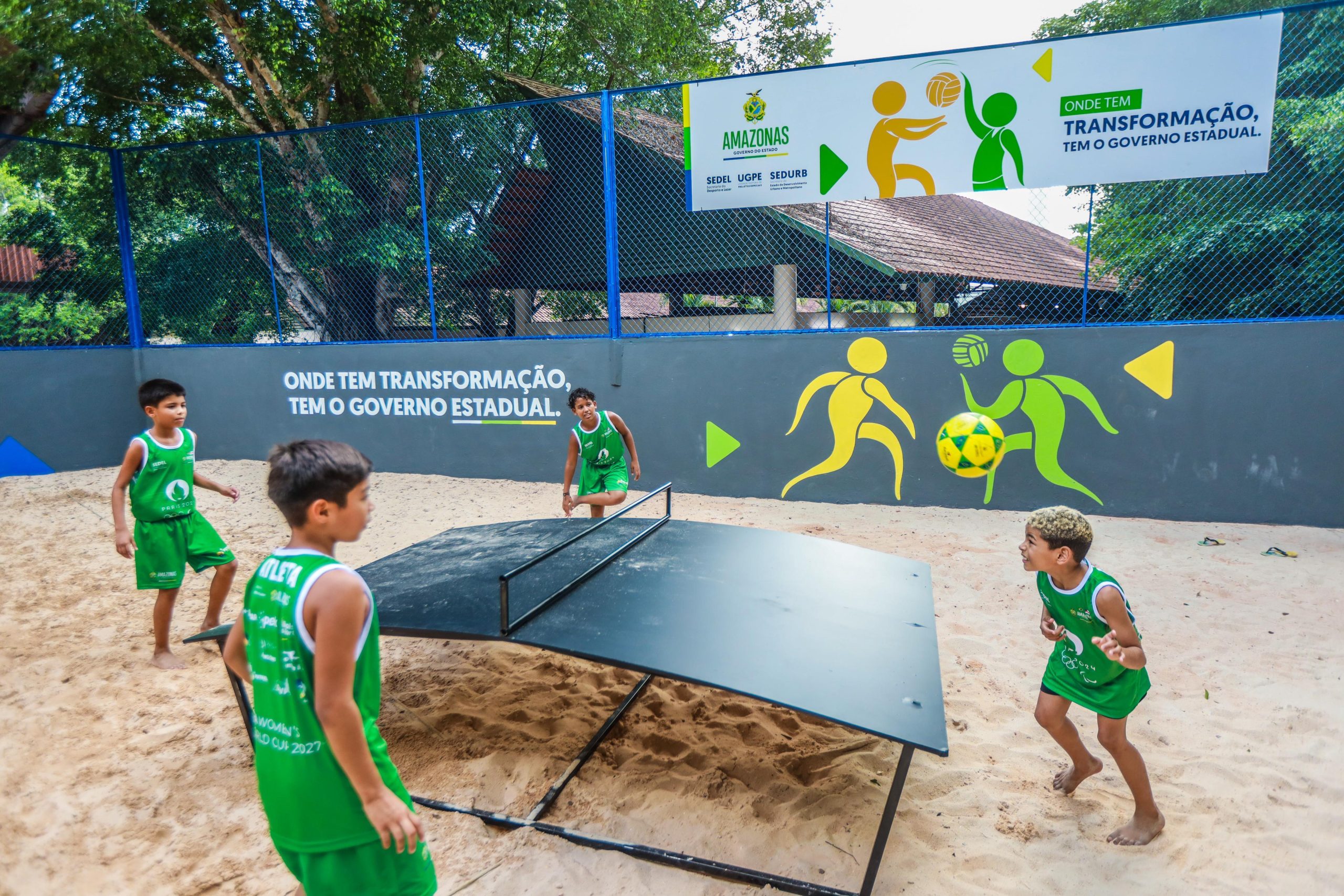 Governo do Amazonas entrega espaços esportivos revitalizados nas zonas norte e leste de Manaus