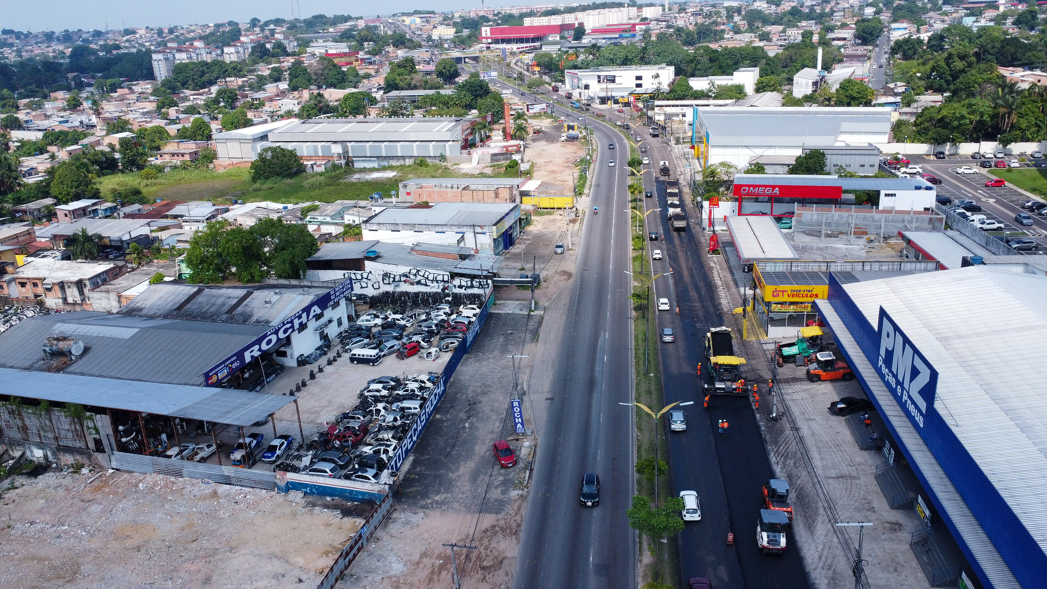 Mais de 900 vias da zona Norte de Manaus são beneficiadas com serviço de recapeamento da prefeitura