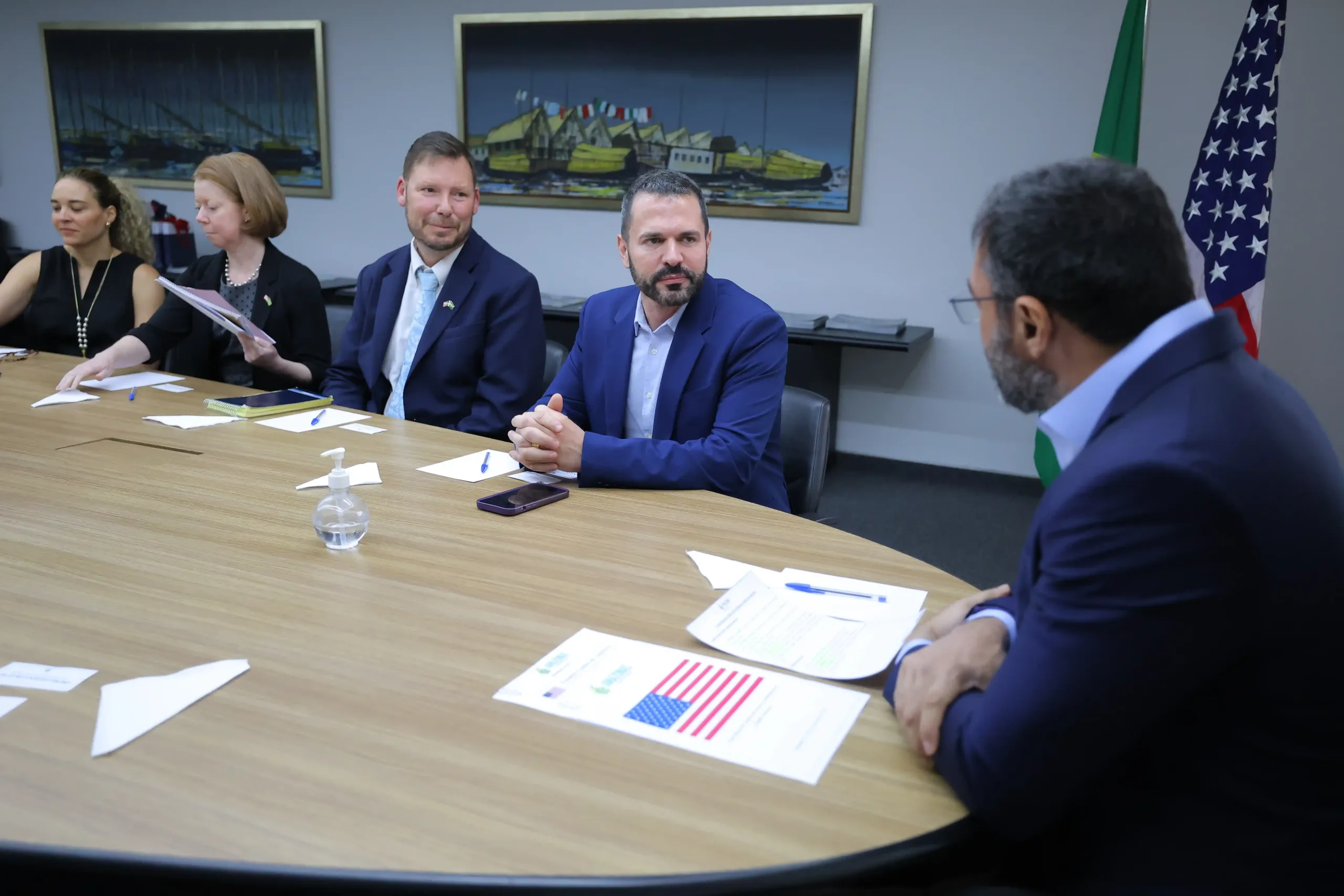 Em reunião com comitiva americana, Wilson Lima destaca importância de instalação de consulado dos EUA no Amazonas   