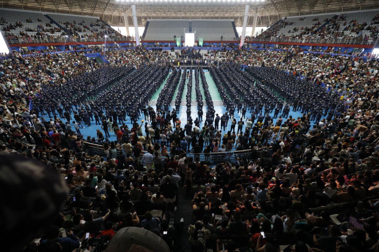 Durante formatura de mil novos policiais militares, Wilson Lima reforça compromisso com o fortalecimento da Segurança no Amazonas