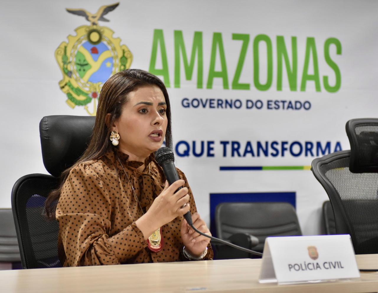 “Após serem presos pela Polícia Militar, eles admitiram a produção de material pornográfico, mas negaram o estupro de vulnerável. Suspeita-se que os dois sejam carimbadores, pois isso surgiu nos autos, indicando que eles são soropositivos e intencionalmente transmitem o vírus HIV. Durante as conversas, ficou evidente a materialidade dos crimes, pois estavam realizando chamadas de vídeo e transmitindo abusos sexuais via aplicativos de mensagens no momento da chegada da PM”