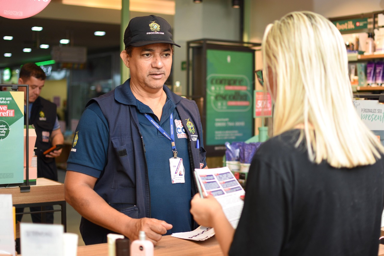 Procon-AM orienta consumidores para compras seguras na Black Friday