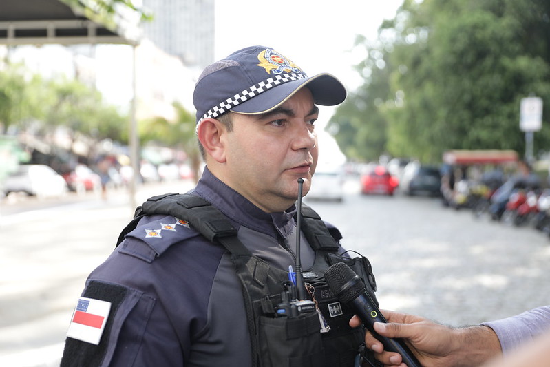 “A presença da polícia traz mais segurança”, diz comerciante sobre a Operação Natal Mais Seguro