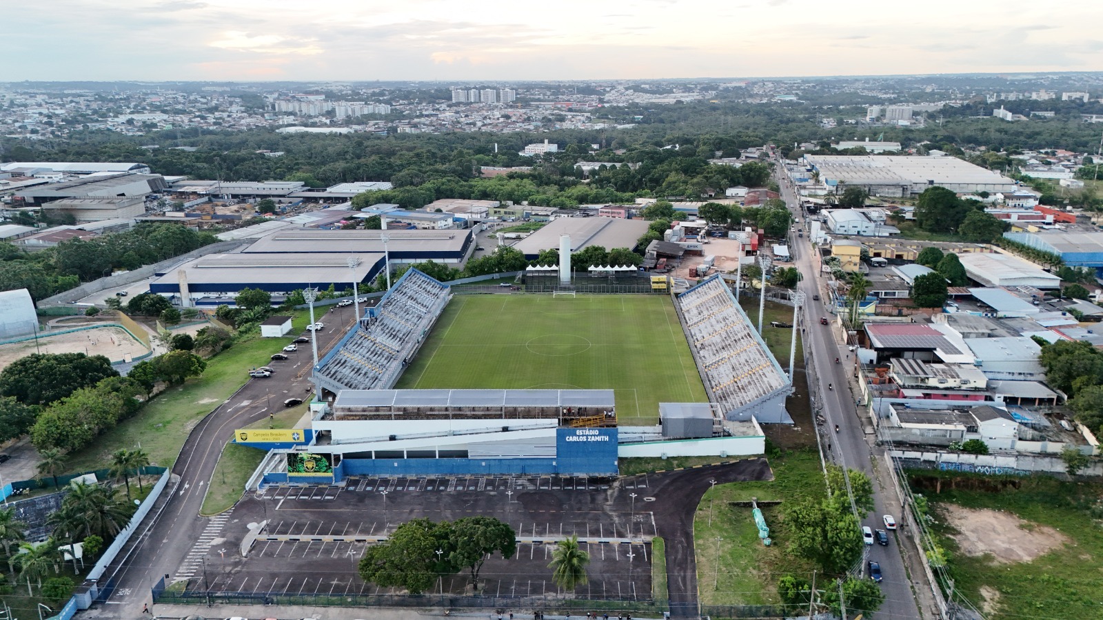 Governo do Amazonas recebe equipe da Fifa para vistorias visando a Copa do Mundo Feminina de 2027