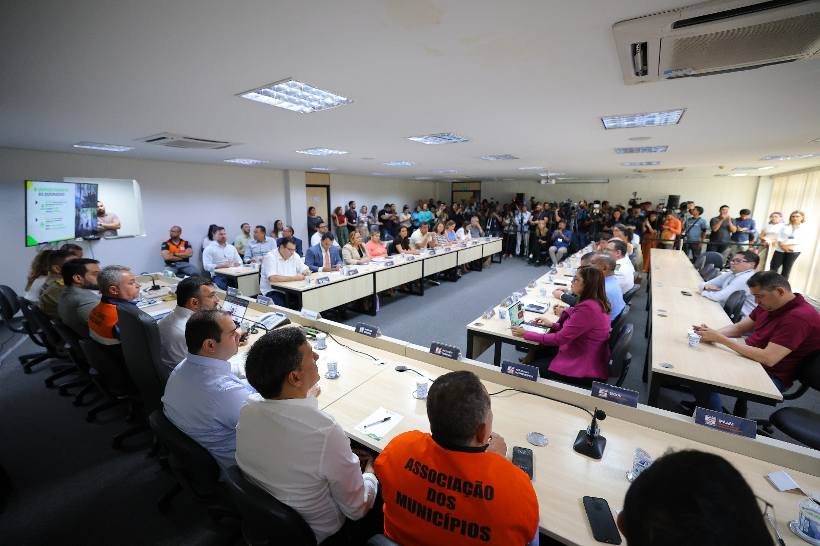 Wilson Lima apresenta balanço de ações da Operação Estiagem 2024 com envio de mais de 3 mil toneladas de alimentos